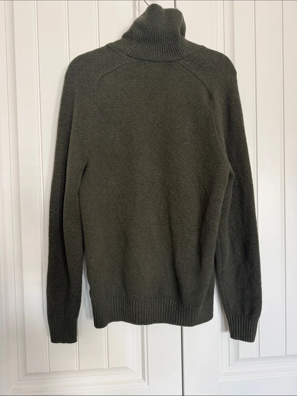 Banana Republic Olive Green Turtleneck Sweater MENS